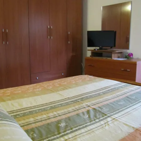 Farm stay Monte Gruttas Camisa