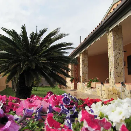 Monte Gruttas Farm stay *