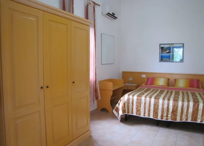 Monte Gruttas Камиза